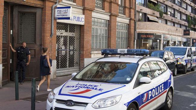 Fransa'da polise saldr: 1 yaral