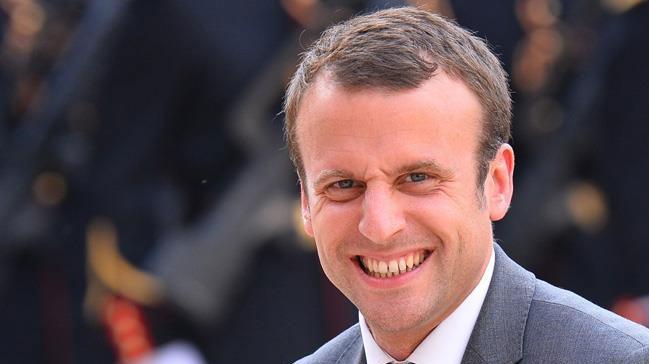 Fransa Ekonomi Bakan Emmanuel Macron istifa etti 