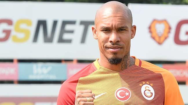 De Jong, Drogba ile yaryor!