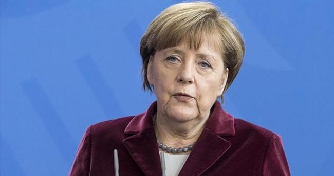 Merkel: Darbeye kar durmalyz