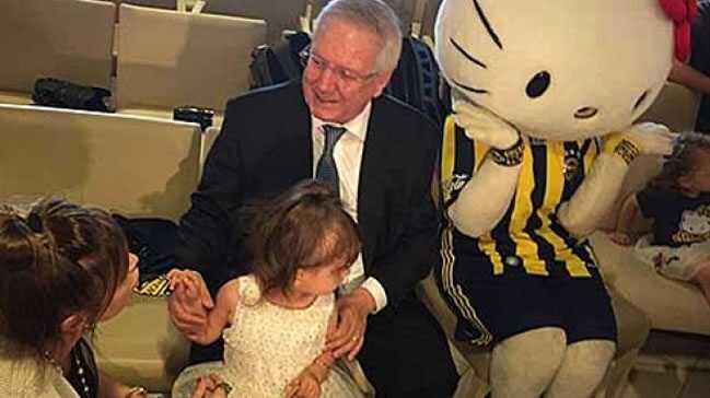 Fenerbahe Hello Kitty ile anlama imzalad