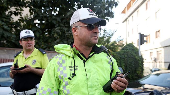 Babakan Yldrm polislere telsizden seslendi