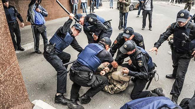 Duma seimleri Ukraynada protesto edildi