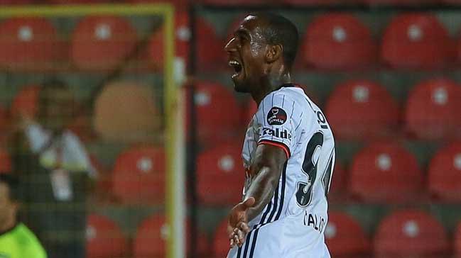 Beikta taraftarndan Talisca kampanyas