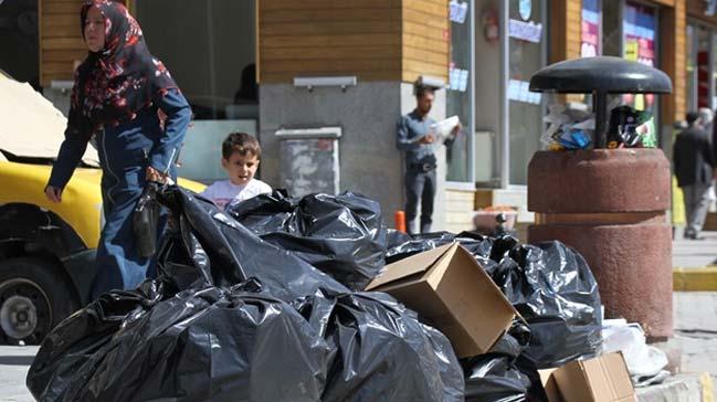 Van'da belediyenin pleri toplamamasna tepki