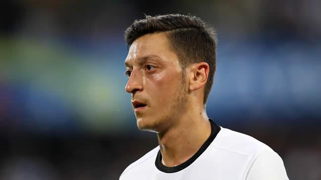 Mesut zil: Ouzhan ngiltere'ye dner!