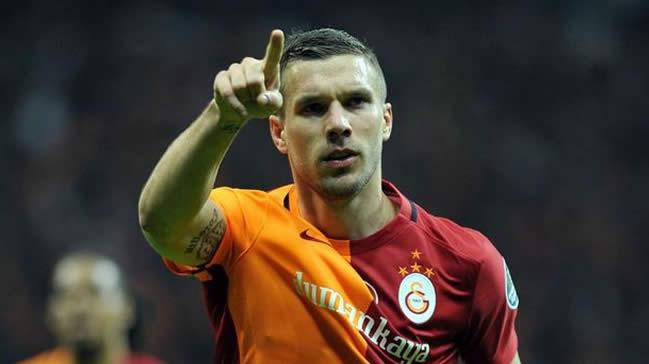 Podolski'den Galatasarayllara ifte mjde