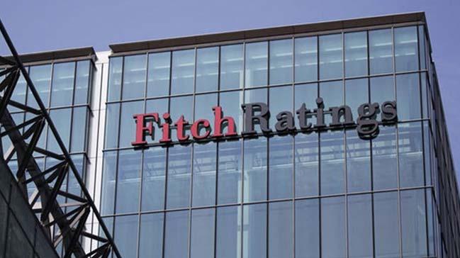 Fitch bu sefer artt