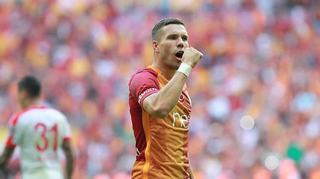 Podolski Fenerbahelileri kzdrd!