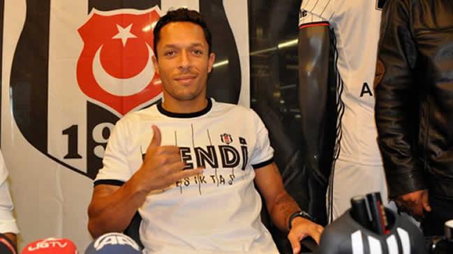 Beiktal Adriano'dan ampiyonlar Ligi aklamas