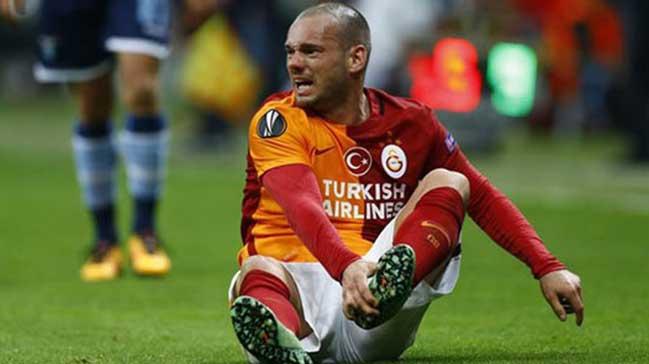 Sneijder kendini yakt!