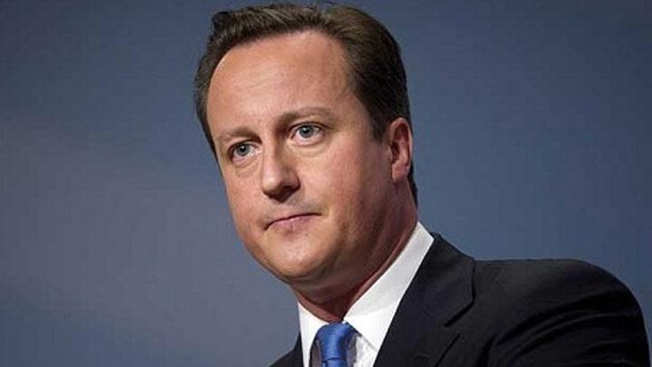 Eski ngiltere Babakan David Cameron yeni iine balyor