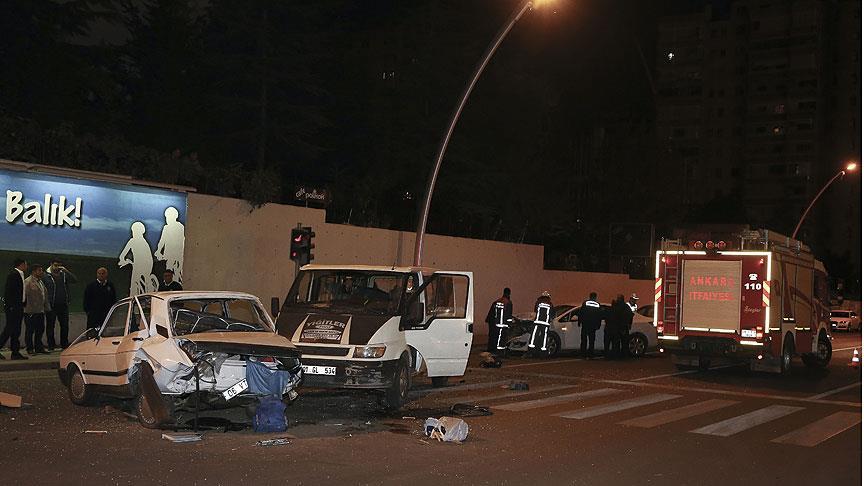 Ankara'da zincirleme trafik kazas: 4 yaral