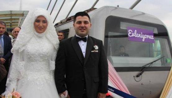 Hali Metro stasyonu'nda ilk nikah