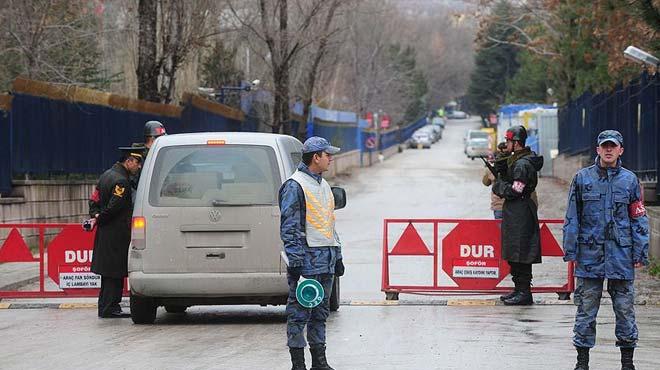 Emekli Tmgeneral Ksack: 15 Temmuz'un ilk adm kozmik oda aramasyla atld