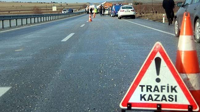 Karsta trafik kazas: 1 l, 8 yaral