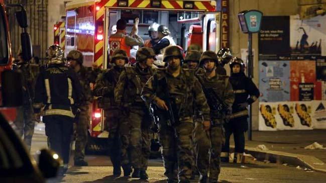 Paris'te rehine krizi! Polis blgeyi kapatt