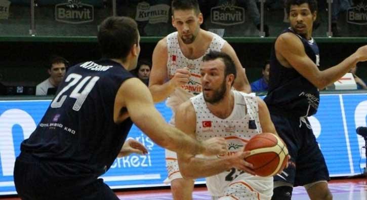 Banvit evinde kazand