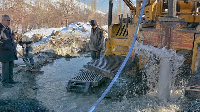 Hakkari'de su sevinci