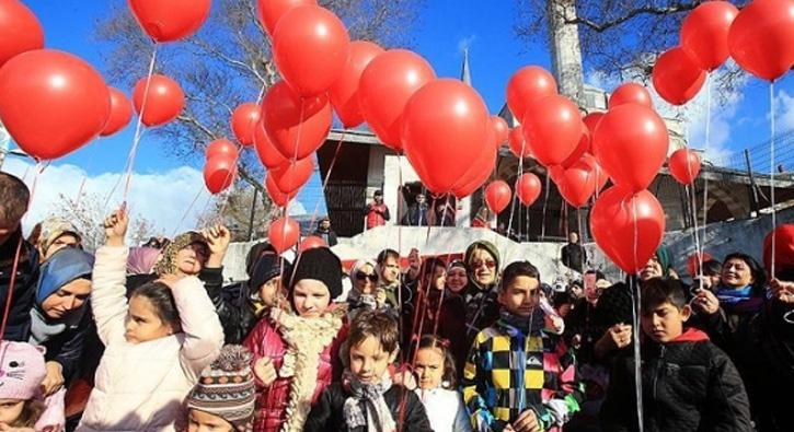 Halep'teki ocuklar iin balon uurdular