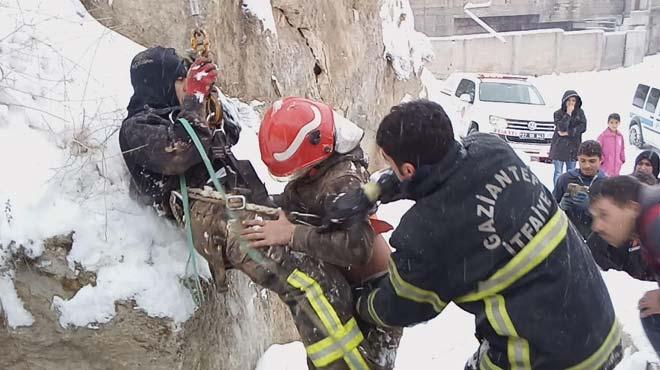 Kartopu oynarken ukura den ocuu bykehir itfaiyesi kurtard