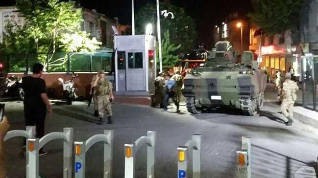 FET'c hainlerin WhatsApp mesaj: Bayrampaa'dan polis kmayacak