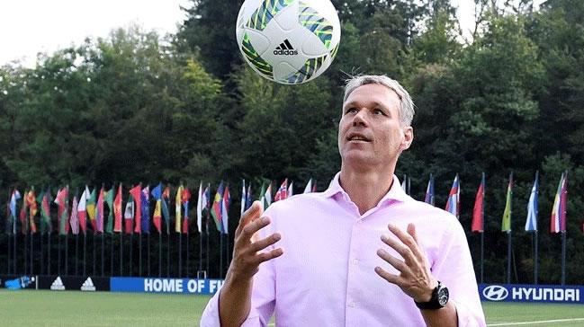 Marco van Basten'in yeni futbol kurallar oke etti