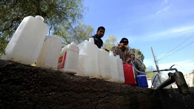 am'daki su krizi Esed'i zora soktu