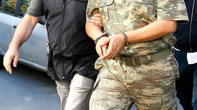Antalya'da 19 asker FET'den tutukland