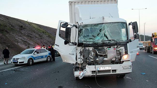 Kuzey Marmara Otoyolu'nda trafii kilitleyen kaza