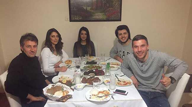 Podolski malzemeci Veli Mul'nn evine misafir oldu