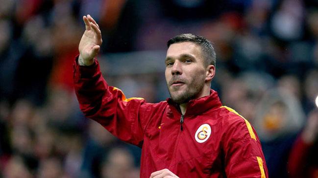 Galatasaray Podolski'nin sezon sonu Vissel Kobe'ye transfer olmasna onay verdi