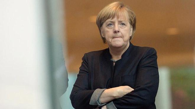 Merkel: Euro konusunda Euro Blgesi'nde sorunumuz var