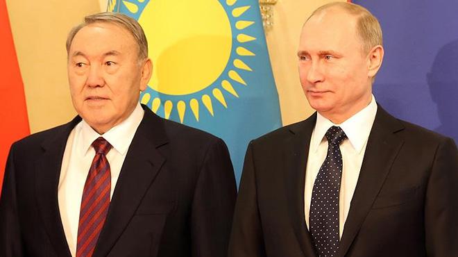 Putin, Kazakistan Cumhurbakan Nazarbayev ile grt