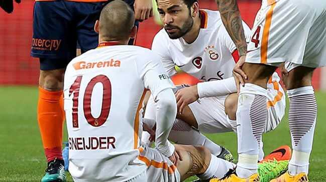 Wesley Sneijder sakatl nedeniyle 2 hafta forma giyemeyecek