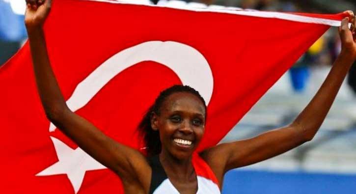Milli atlet Yasemin Can, Trkiye rekoru krarak gm madalya kazand