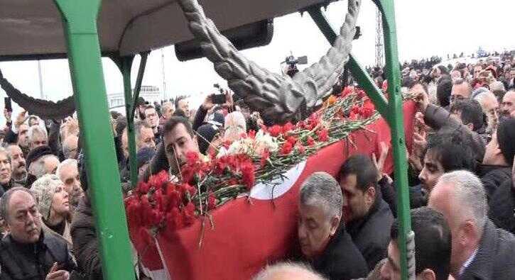 Trk Halk Mzii sanats Emre Saltk son yolculuuna uurland