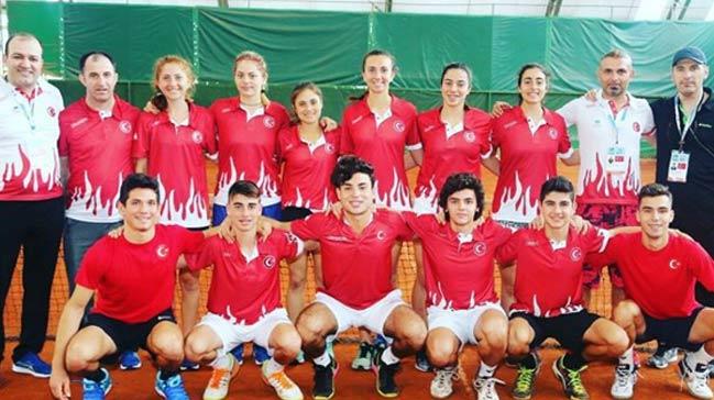 Trkiye, ISF Dnya Tenis ampiyonas'nda hem erkeklerde hem kzlarda ampiyonlua ulat