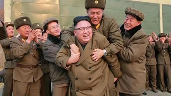 Kuzey Kore lideri Kim'in fotoraf olay oldu!