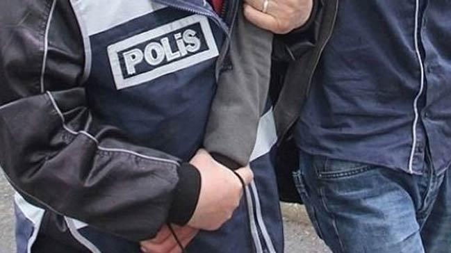 Antalya'da retmen erkek lise rencisiyle otomobilde yakaland