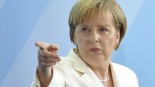 Alman dergisinden fla iddia! Merkel seilmek iin...
