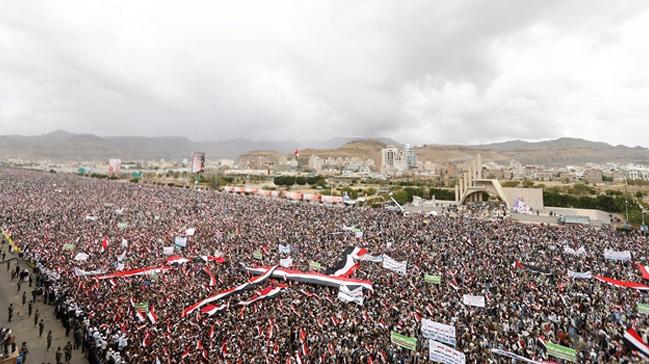 Yemen'de binlerce kii Suudi Arabistan' protesto etti