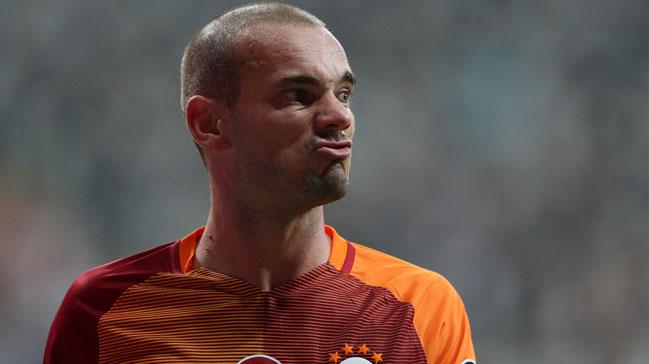 Bir hafta iinde iki farkl Sneijder!