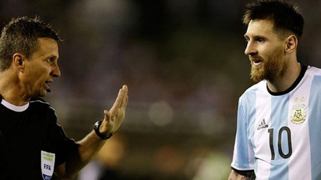Barcelona'dan FIFA'ya Messi eletirisi