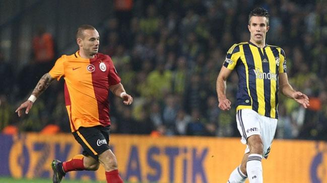 Wesley Sneijder ve Robin van Persie arasnda tartma