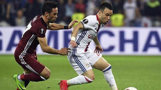 Mathieu Valbuena Galatasaray' sosyal medyada takibe balad