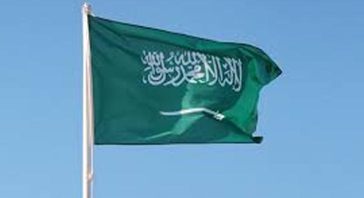 Suudi Arabistan karasularna szmaya alan bot vuruldu       