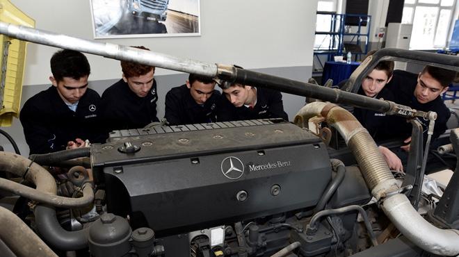 Mercedes-Benz Trkten Mesleki ve Teknik Anadolu liselerine teknolojik destek