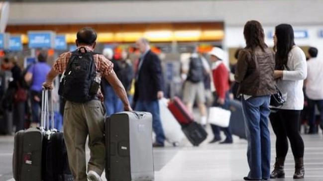 Almanya'dan stanbul'a gelmek isteyen yolcunun valizinden 1 milyon Euro kt