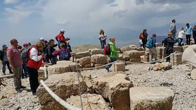 Nemrut Da'na ilk turist kafilesi geldi 